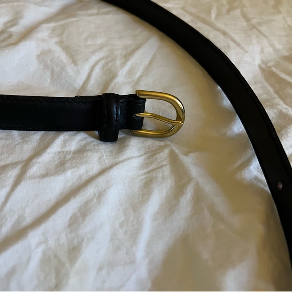 OZMA Classic Leather Belt in Black - Picture 2 of 4